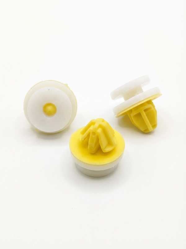 CLIP - DOOR CLADDING DYC101420 UH121861BBA LR106830 DYC101490