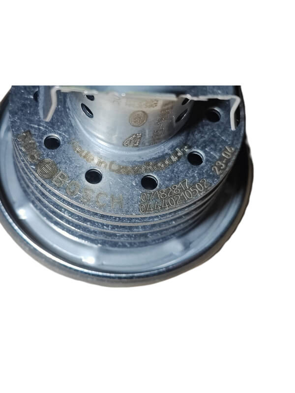 INJECTOR - DIESEL EXHAUST FLUID - LR166795 - Image 4